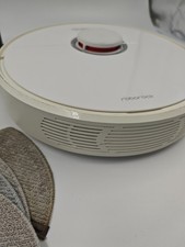 Robot aspirateur et laveur